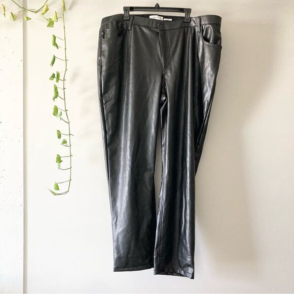 ABERCROMBIE Curve Love Vegan Leather 90s Straight Pant 22‎ ultra high rise - Picture 1 of 5